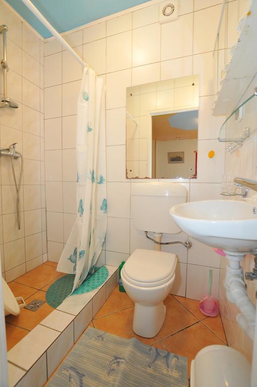 Osrodek Wczasowy Domino Bis Apartment Dzwirzyno Phòng bức ảnh