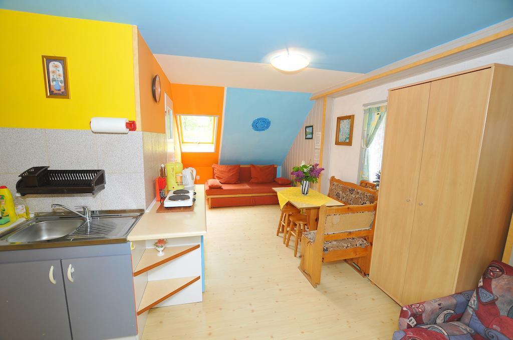 Osrodek Wczasowy Domino Bis Apartment Dzwirzyno Phòng bức ảnh