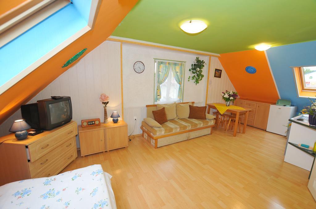 Osrodek Wczasowy Domino Bis Apartment Dzwirzyno Phòng bức ảnh