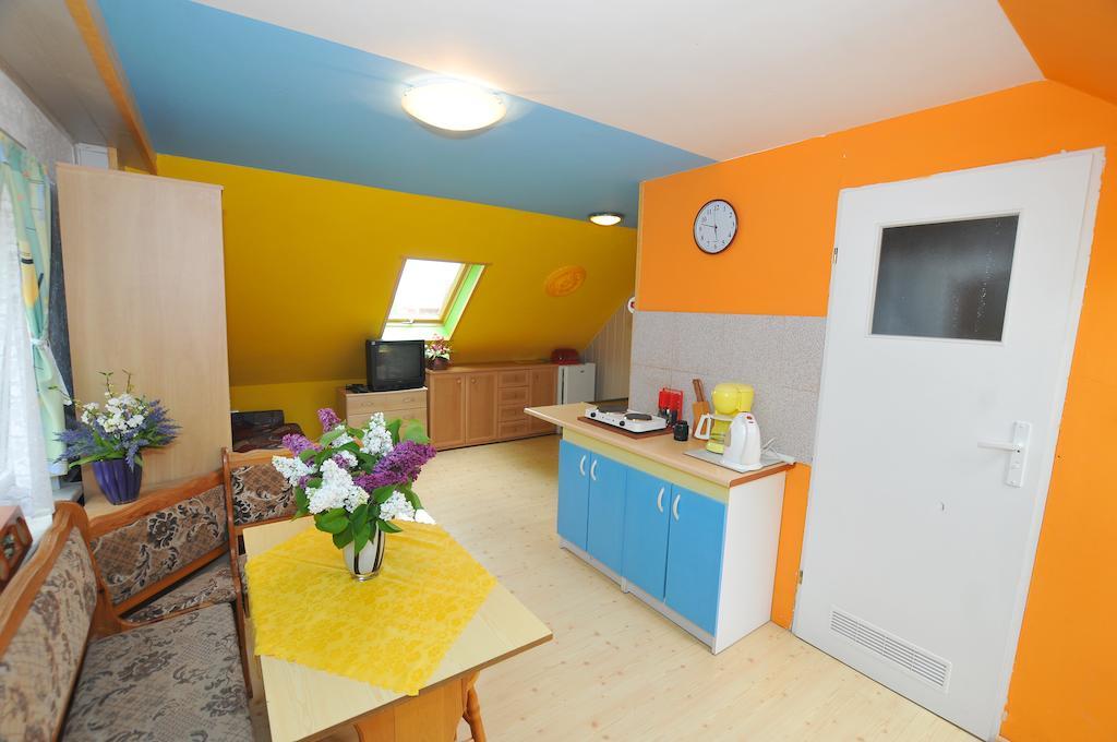 Osrodek Wczasowy Domino Bis Apartment Dzwirzyno Phòng bức ảnh