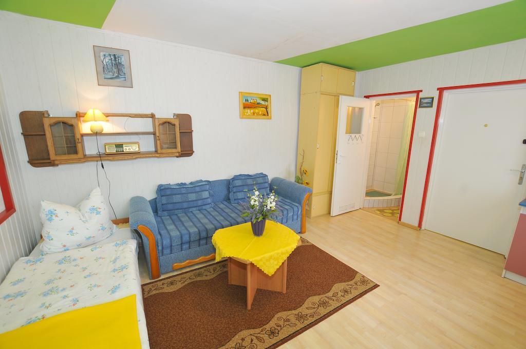 Osrodek Wczasowy Domino Bis Apartment Dzwirzyno Phòng bức ảnh