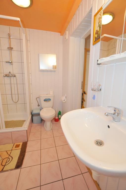 Osrodek Wczasowy Domino Bis Apartment Dzwirzyno Phòng bức ảnh