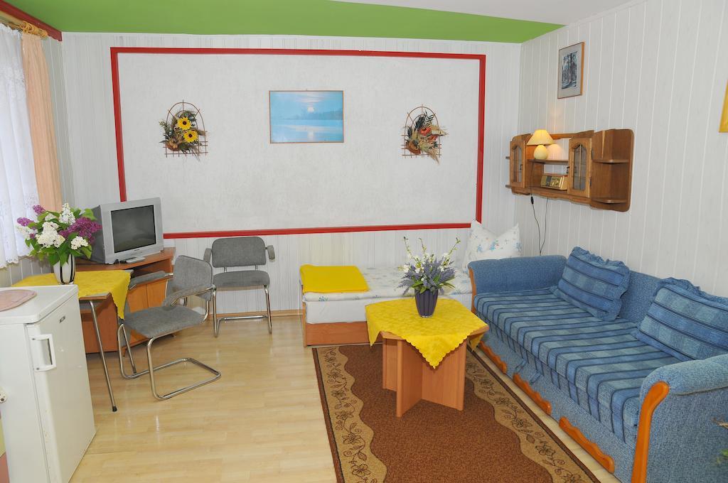 Osrodek Wczasowy Domino Bis Apartment Dzwirzyno Phòng bức ảnh