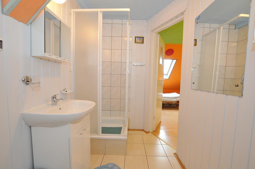 Osrodek Wczasowy Domino Bis Apartment Dzwirzyno Phòng bức ảnh
