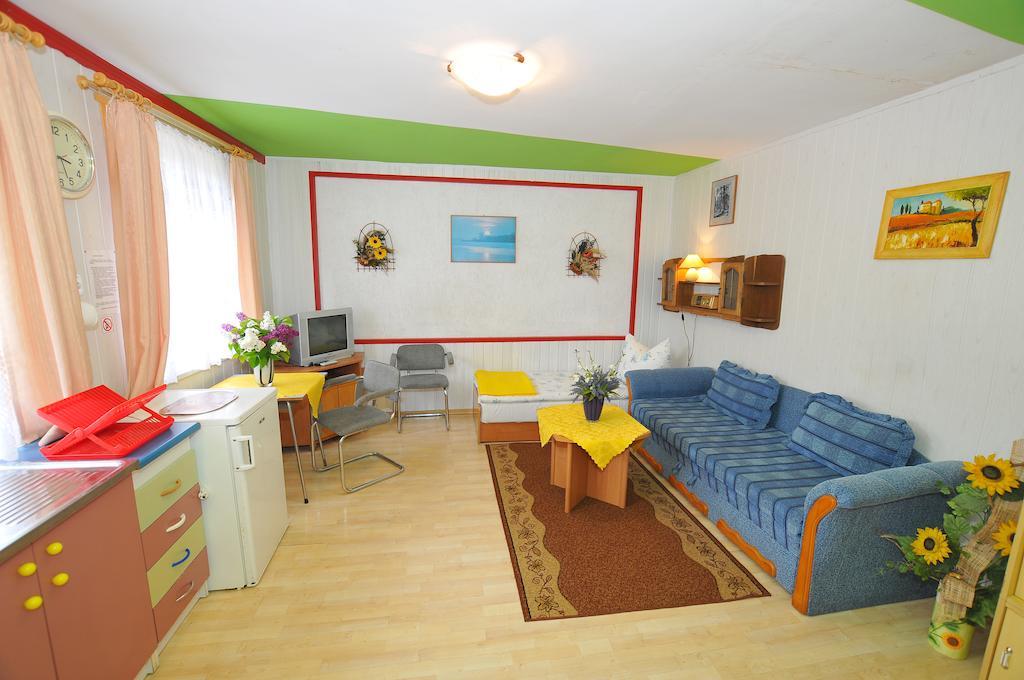 Osrodek Wczasowy Domino Bis Apartment Dzwirzyno Phòng bức ảnh