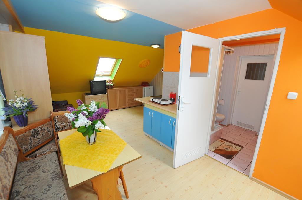Osrodek Wczasowy Domino Bis Apartment Dzwirzyno Phòng bức ảnh