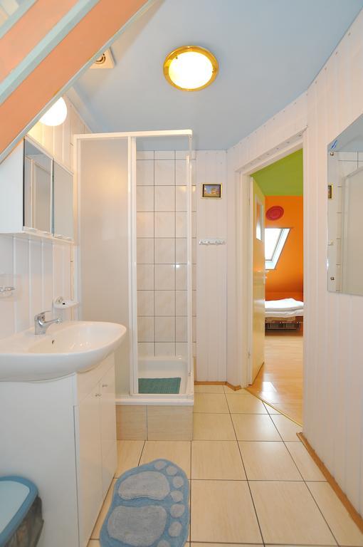 Osrodek Wczasowy Domino Bis Apartment Dzwirzyno Ngoại thất bức ảnh
