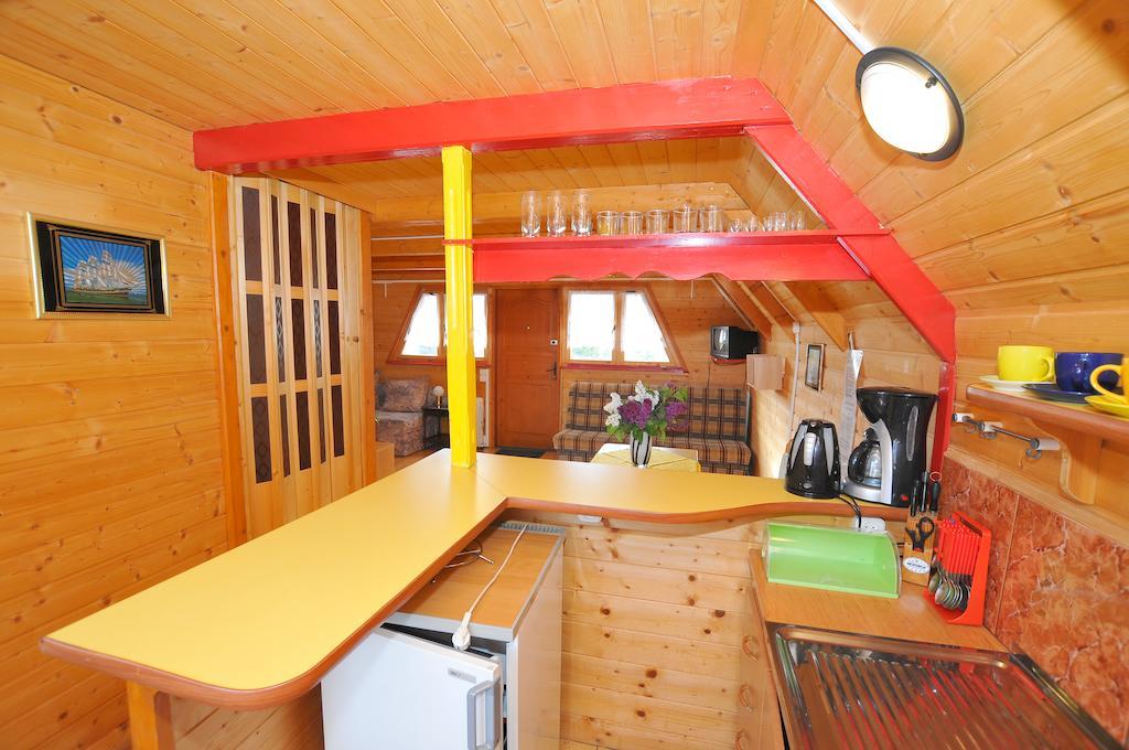 Osrodek Wczasowy Domino Bis Apartment Dzwirzyno Phòng bức ảnh