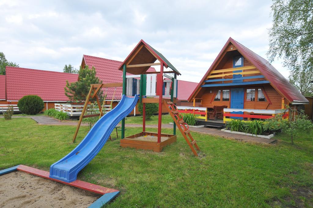Osrodek Wczasowy Domino Bis Apartment Dzwirzyno Ngoại thất bức ảnh